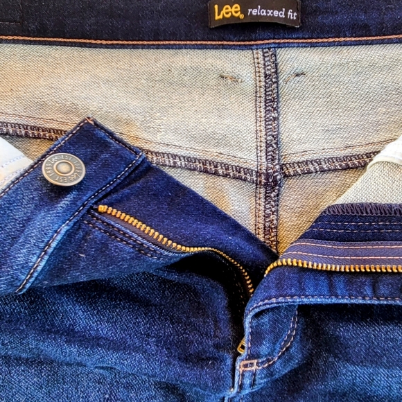 LEE...Dark Blue Denim Skirt - Picture 2 of 7